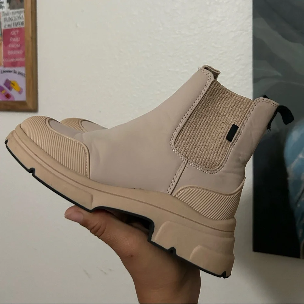 ZARA GIRLS light pink beige Ankle Boots rubberized size 30